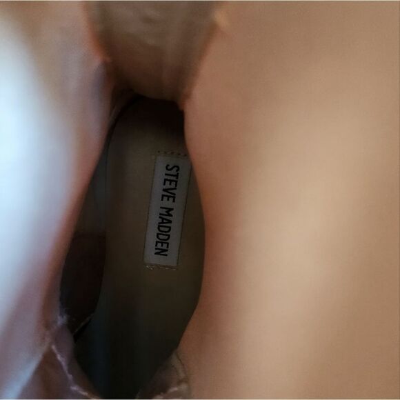 Steve Madden Hesitant Chelsea Boots Women's Size 5.5 -Sand Suede - Picture 6 of 11